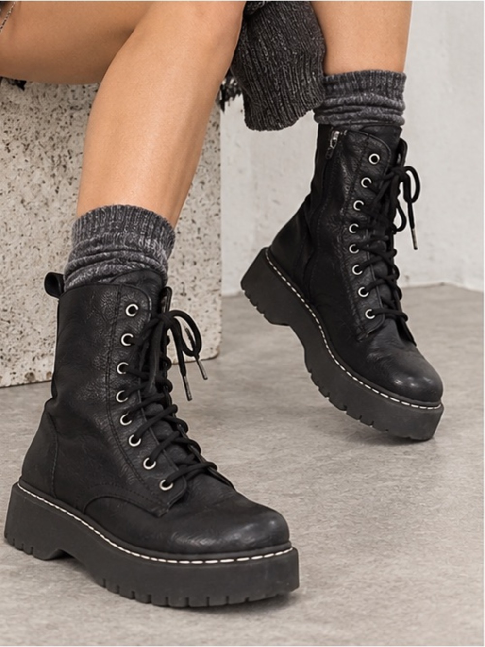 Union Bay Hayden Black Y2K chunky Grunge Edgy Platform Lace-Up Combat Boots 7.5